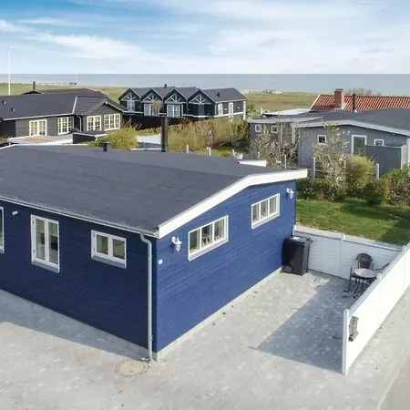 Three-bedroom In Tatil Evi