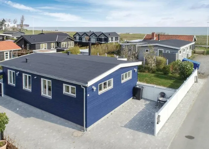 Three-bedroom In Holiday home