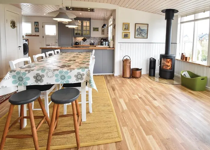Holiday home Three-bedroom In