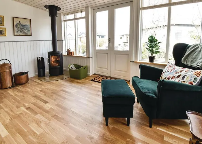 Three-bedroom In Holiday home